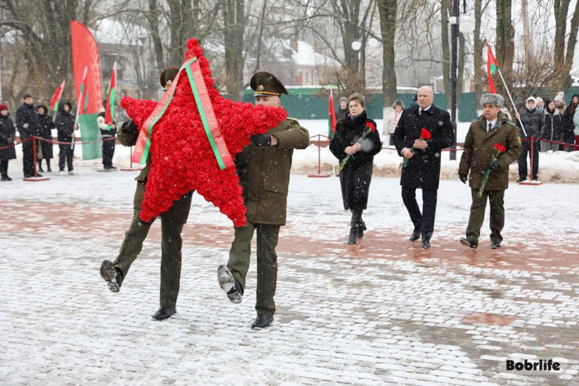 Патриотизм, мужество, честь. Торжественный митинг состоялся в Бобруйске в День защитников Отечества