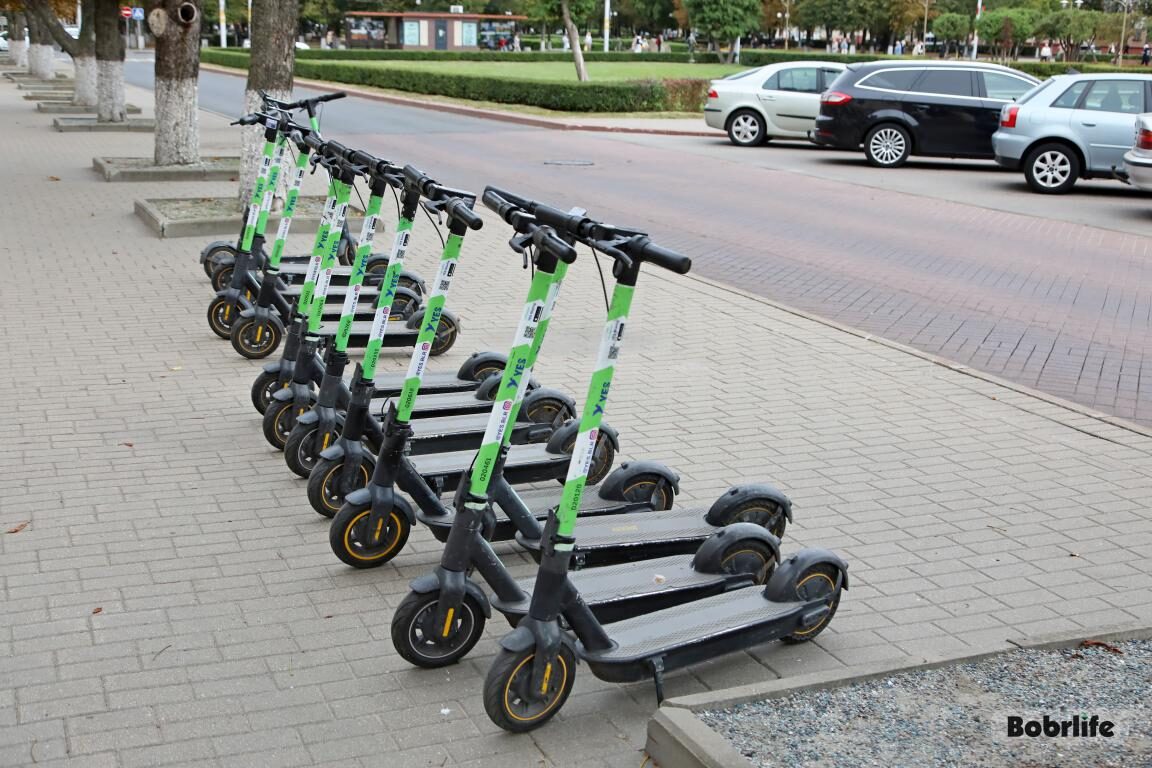 По новым правилам. С 15 марта стартовал сезон самокатов