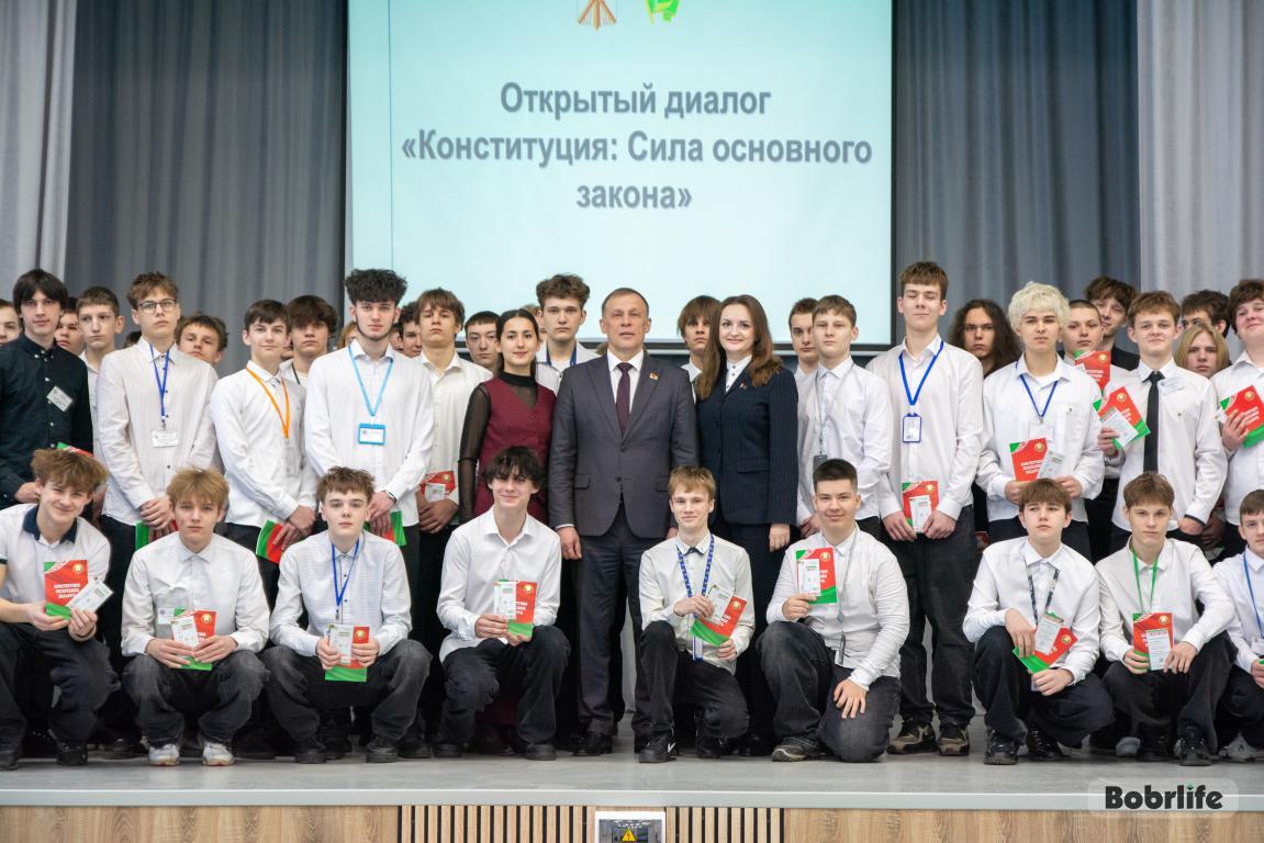 Активная гражданская позиция. В Бобруйском государственном механико-технологическом колледже состоялся открытый диалог с учащимися
