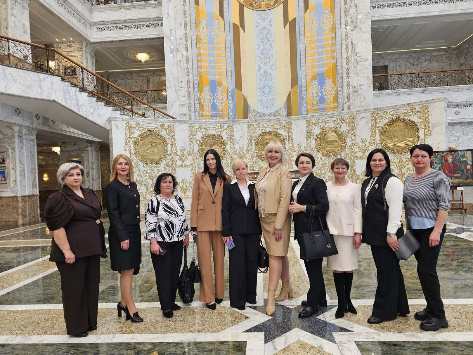 Бобруйчанки посетили Совет Республики. Работницы ЖКХ встретились с Натальей Кочановой во Дворце Независимости