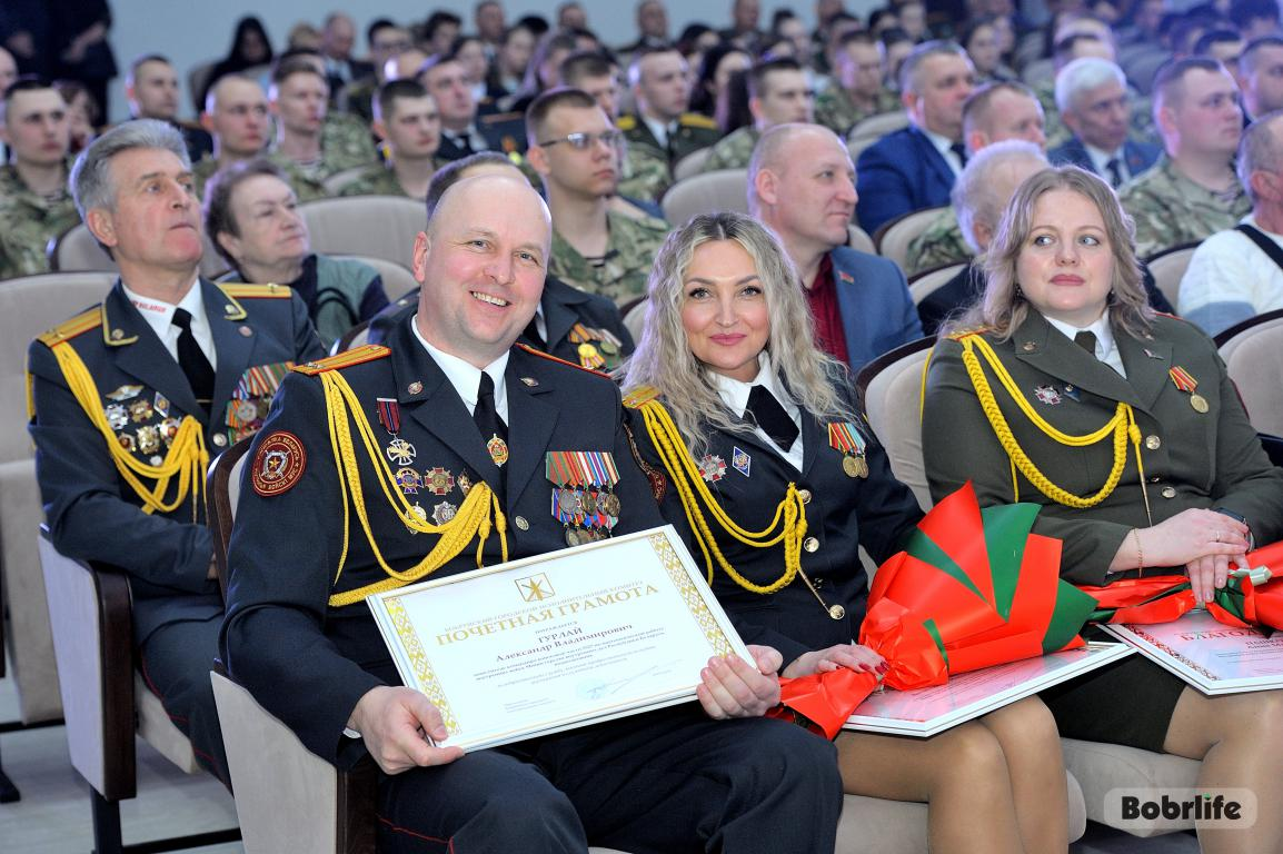 Несгибаемый дух. Военнослужащие войсковых частей 5527 и 6713 отметили 108-ю годовщину со дня образования внутренних войск МВД