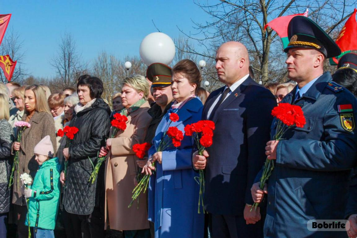 Скорбный звон колоколов Хатыни… В Бобруйске прошел митинг-реквием к 83-й годовщине трагедии