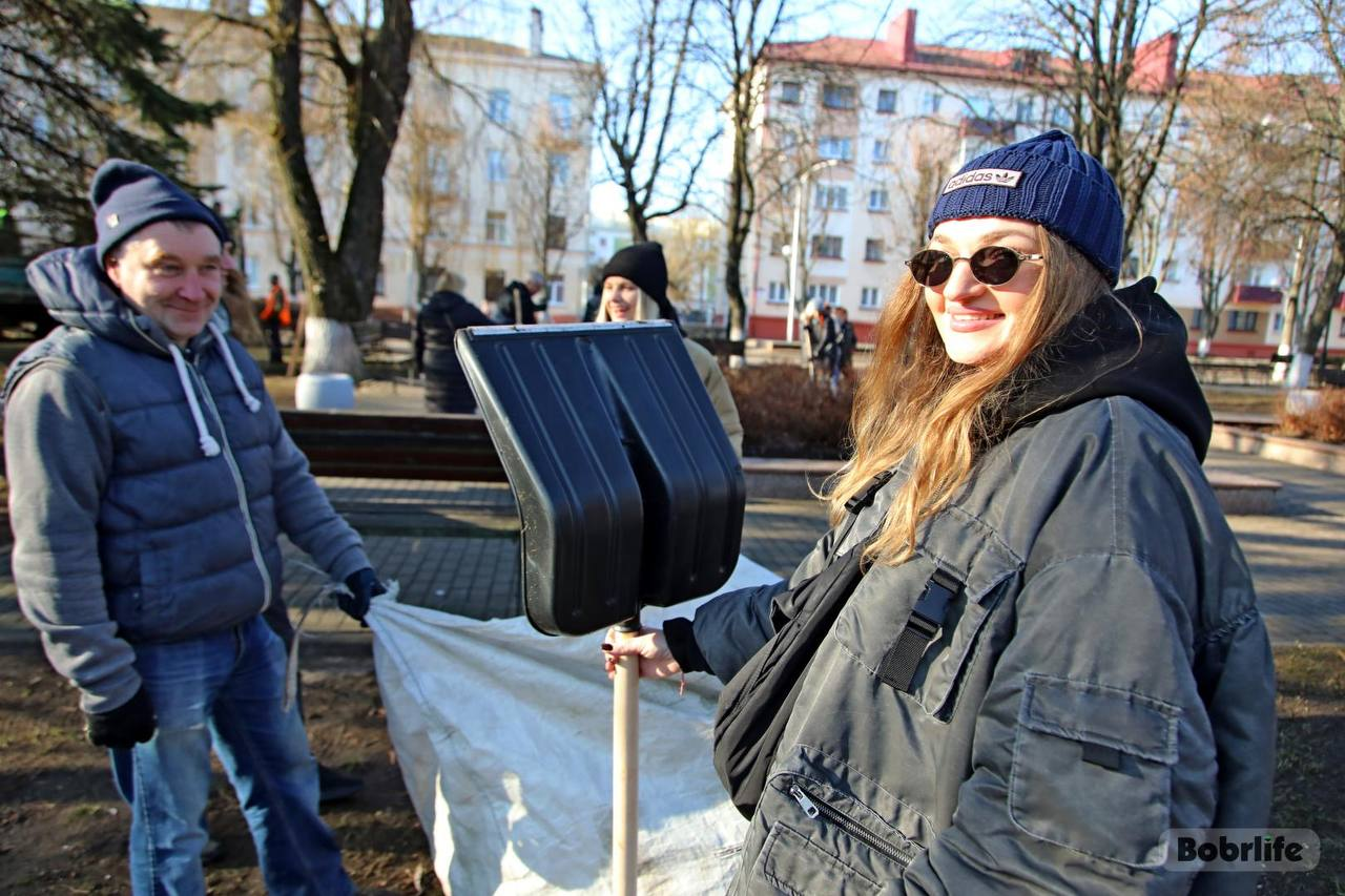 Бобруйск наводит порядок: в общегородском субботнике приняли участие более 25 тысяч человек