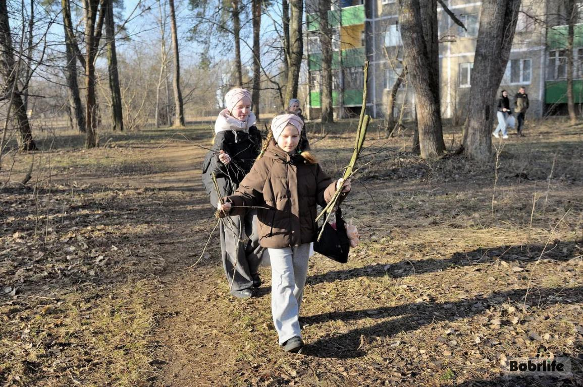 Субботник в Киселевичах: порядок в каждом уголке