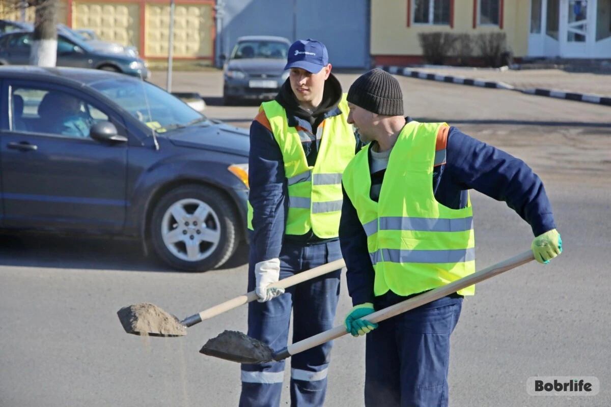 «Важно, чтобы везде было чисто и аккуратно»: коллектив филиала «Бобруйские электрические сети» РУП «Могилевэнерго» подключился к общегородскому субботнику