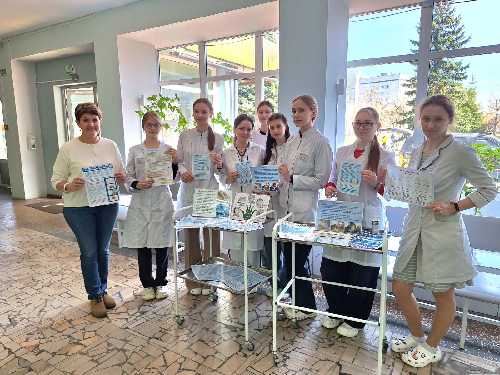 В Бобруйской городской поликлинике №1 прошла необычная акция «Чистый этикет». Короткий ритуал гигиены рук назвали инвестицией в здоровье нации