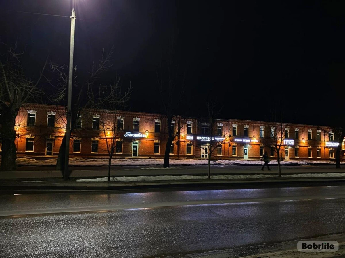 Архитектурная подсветка оживила историческое здание на Урицкого в Бобруйске