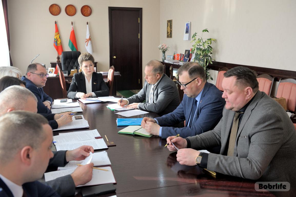 Обратная связь и безопасность. Работу с обращениями граждан и охрану труда обсудили на заседании президиума Бобруйского горсовета депутатов