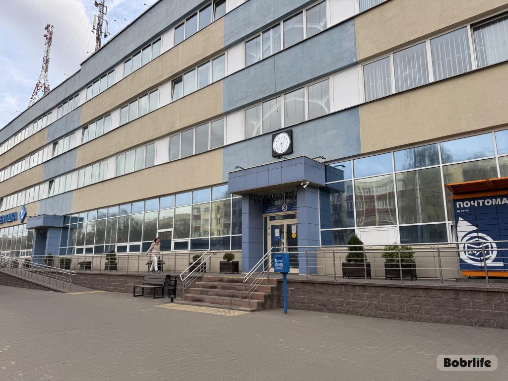 На здании «Белпочты» в Бобруйске установили новые часы