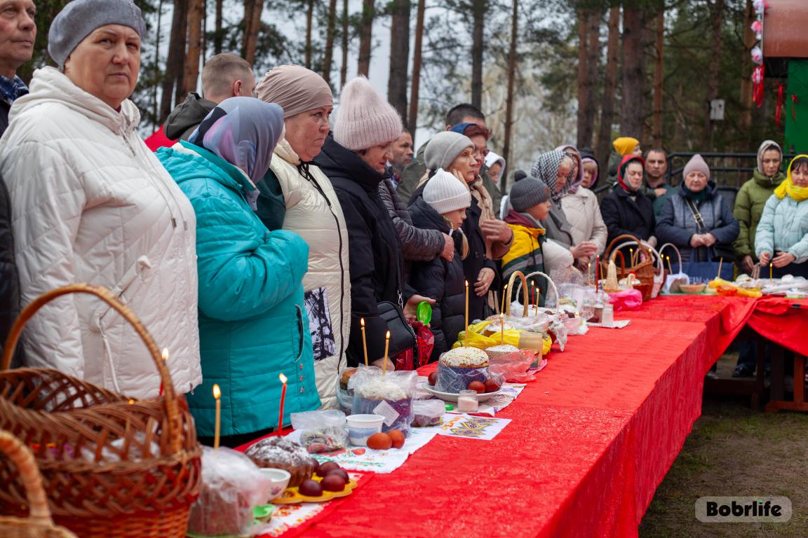 В ожидании чуда. В храме пророка Илии освятили пасхальную снедь