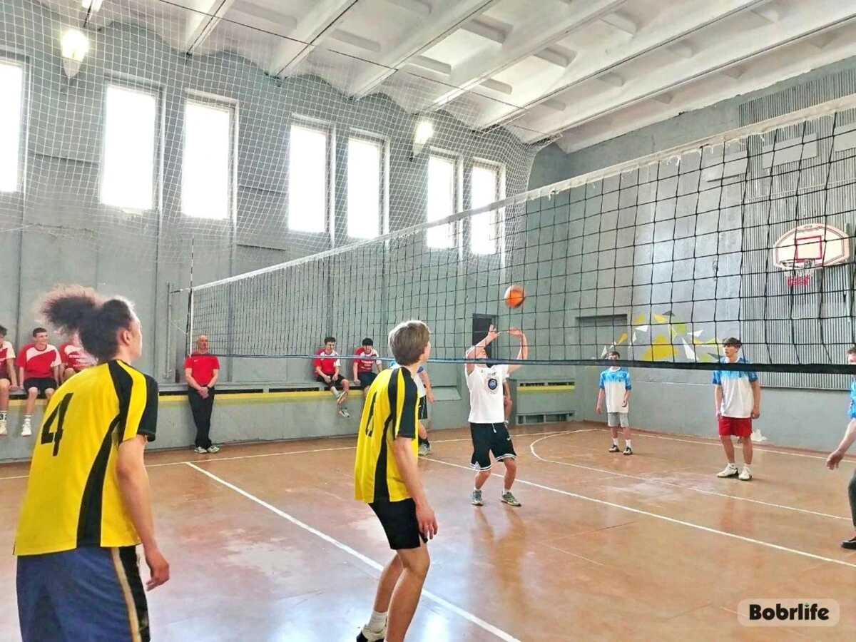 Ловкость и сила духа. В Центре «Росквит» прошли соревнования по волейболу среди активистов БРСМ Первомайского района Бобруйска