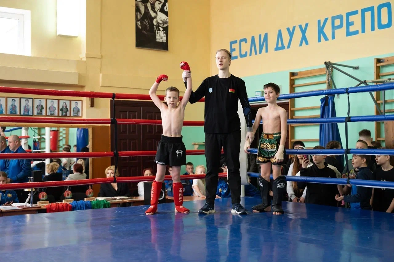 Бобруйские кикбоксеры успешно выступили на первенстве Могилевской области. Спортсмены клуба «АЛМАЗ» завоевали 5 золотых, 10 серебряных и 3 бронзовые медали