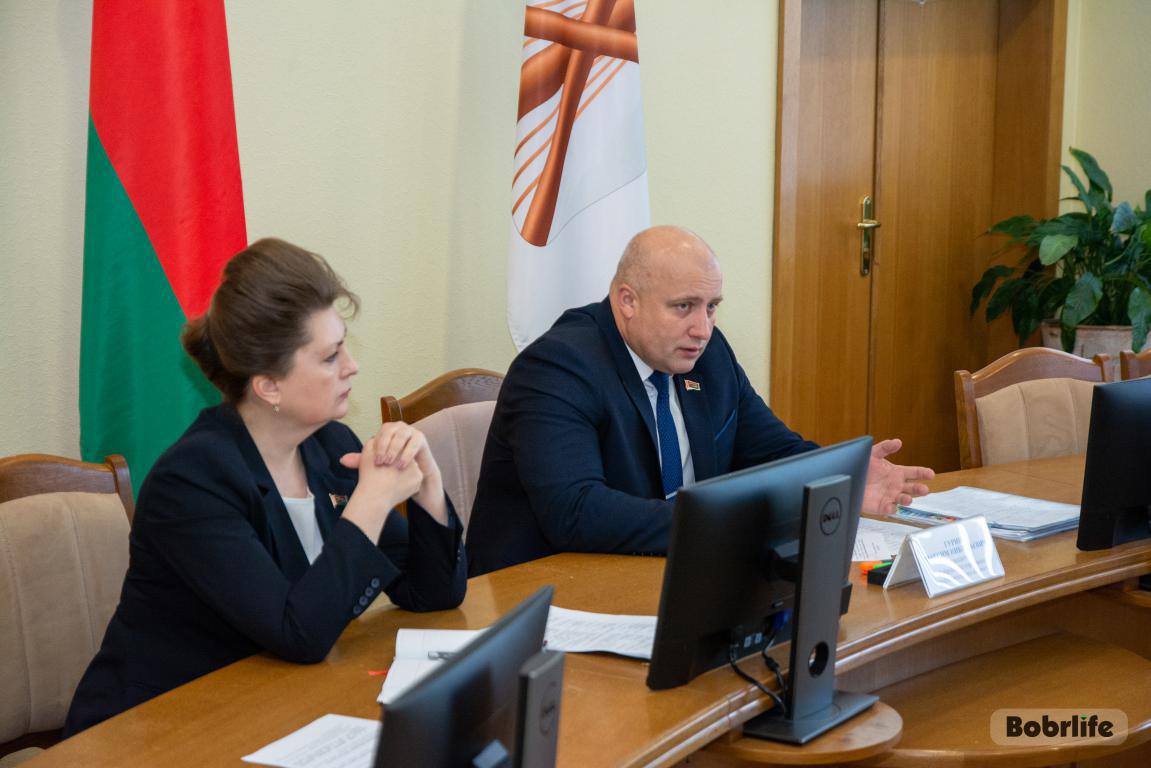 Акцент на наведение порядка и подготовку к праздникам. В Бобруйском горисполкоме прошло оперативное совещание