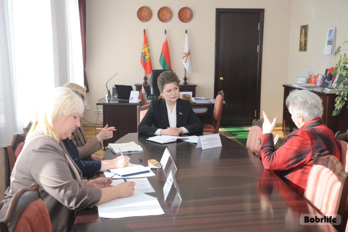 Содействие в жизненных вопросах. Прием граждан провела председатель Бобруйского горсовета депутатов