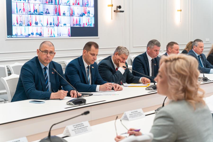 На заседании в облисполкоме обсудили меры по противодействию коррупции