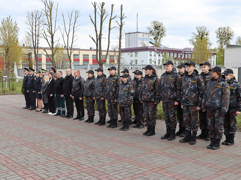 В Бобруйске сотрудники УВД провели необычный открытый урок военно-патриотического клуба «Честь»