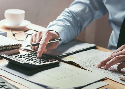 Незаконное дробление бизнеса и серая зарплата: коммерческая фирма из Бобруйска уплатила в бюджет 748,6 тыс. рублей налогов 