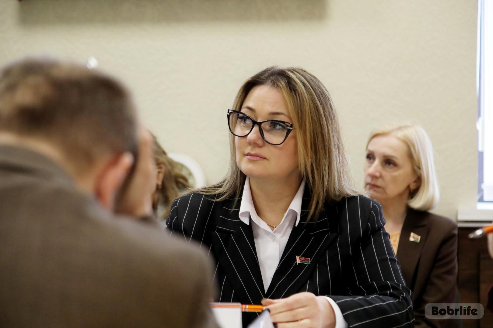В широком спектре социальных вопросов. О работе постоянной комиссии по социальным вопросам Бобруйского горсовета депутатов рассказала Ирина Матузова