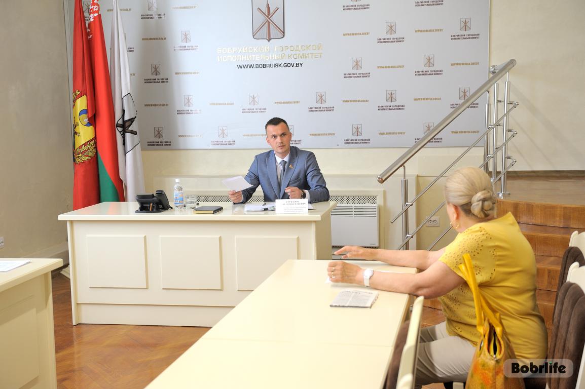 Выслушать каждого. Первый заместитель председателя Бобруйского горисполкома Максим Стукалов провел личный прием граждан