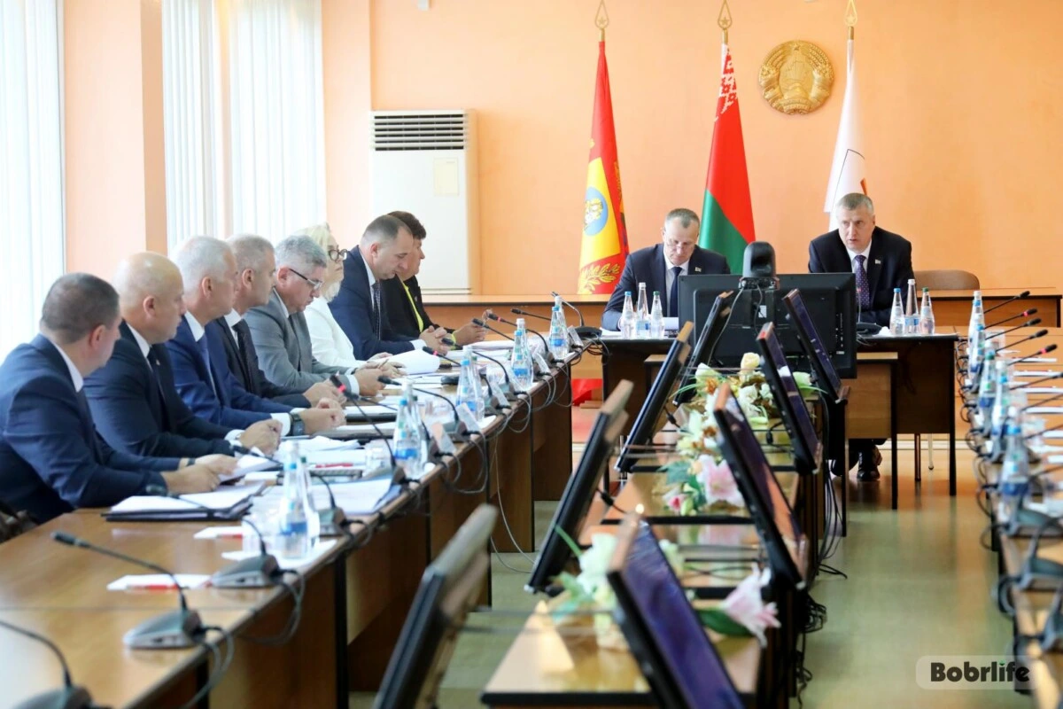 Показатели и динамика. Итоги работы организаций промышленного комплекса Могилевской области обсудили на совещании в Бобруйске