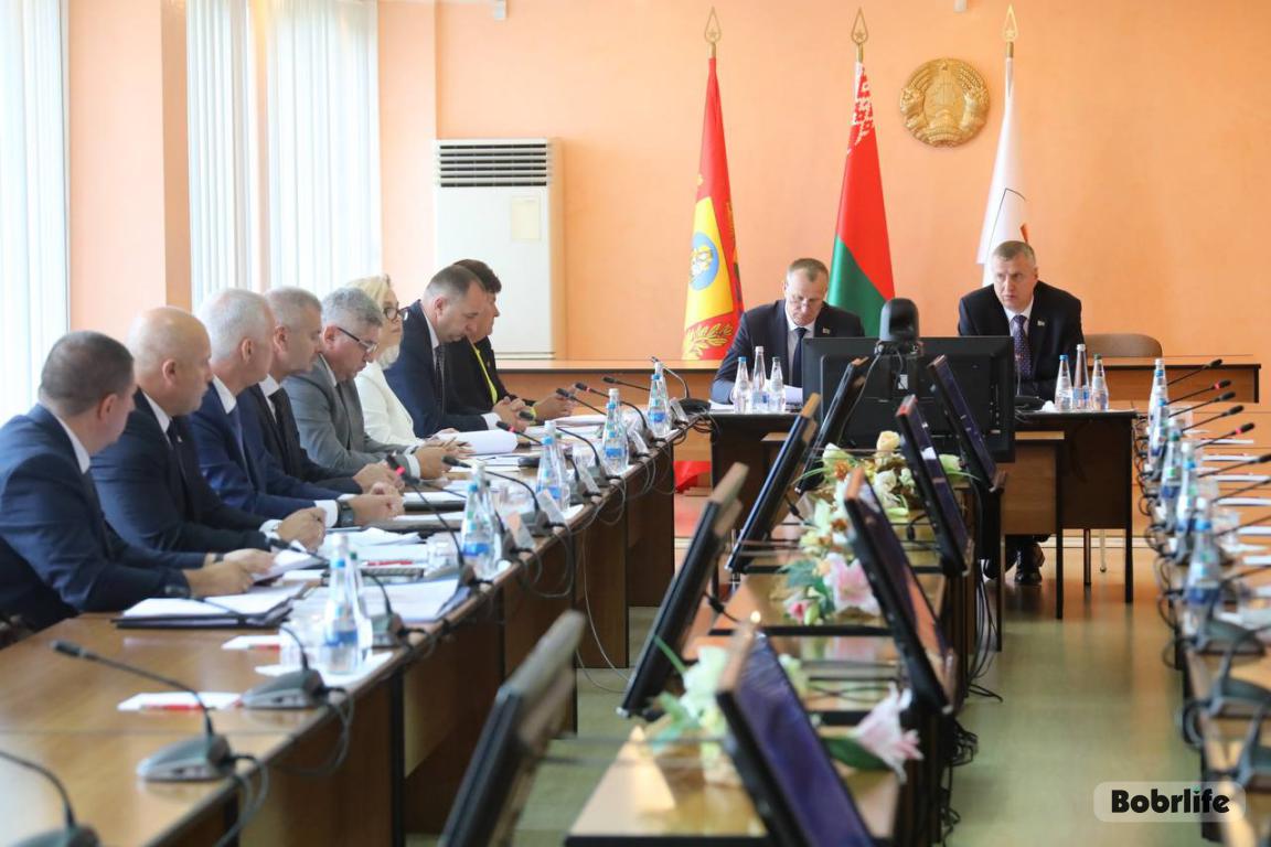 С рабочим визитом Бобруйск посещает Глава Администрации Президента Беларуси Дмитрий Крутой. В центре внимания вопросы развития агропромышленного комплекса