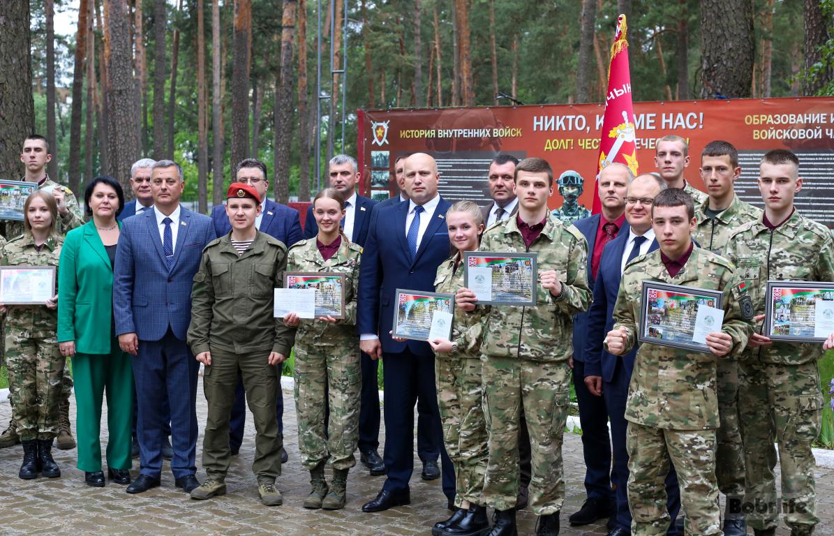 Выпуск выхаванцаў ваенна-патрыятычнага клуба «Зубр» у Бабруйску