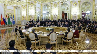 "Помним героев, боль и горе". Лукашенко проникновенно представил обращение глав СНГ к 80-летию Победы