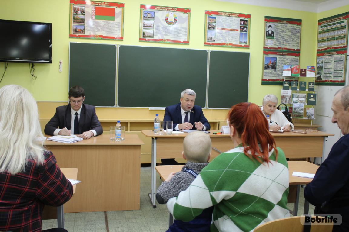 Игорь Кисель: «Работы по благоустройству в Киселевичах необходимо продолжать»