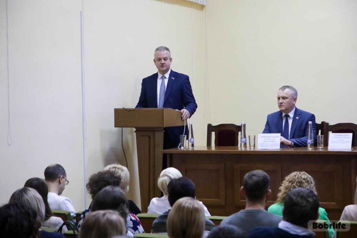 Профессиональный рост и возможности развития. С бобруйскими медработниками встретился ректор Белорусского медуниверситета