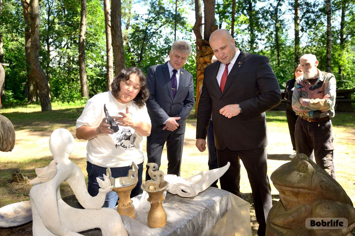 Сила искусства. Максим Гурин посетил Международный пленэр по керамике «Арт-Жыжаль»