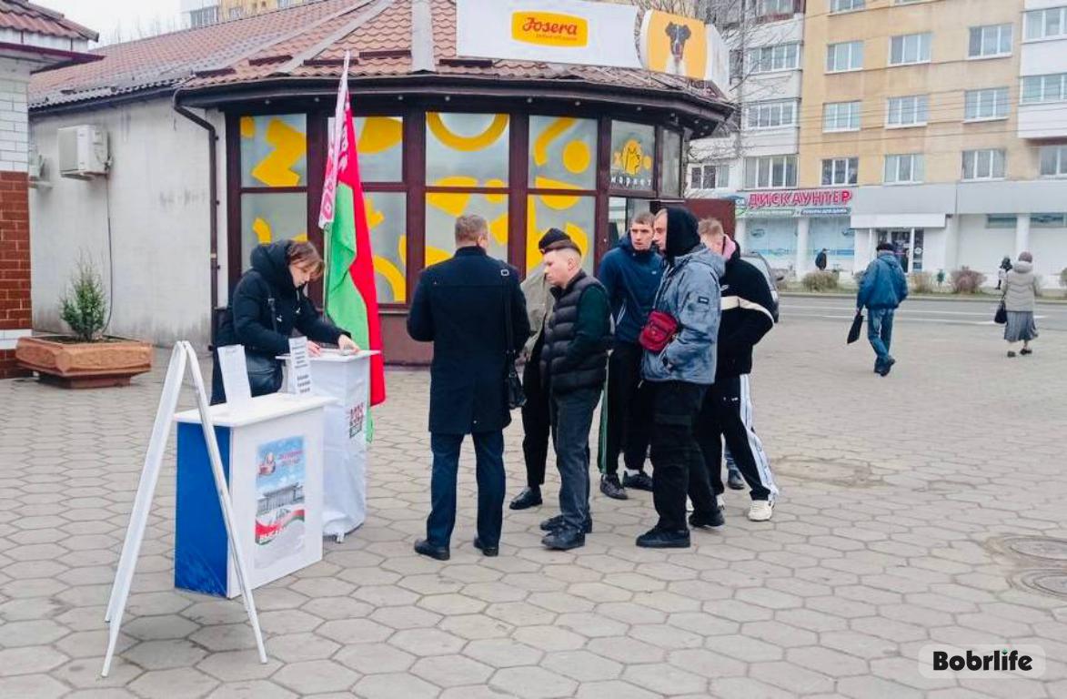 Сбор подписей в поддержку выдвижения кандидатов в Президенты продолжается