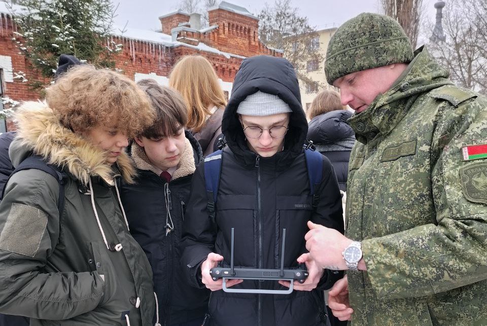 В Бобруйской военной комендатуре прошел День открытых дверей