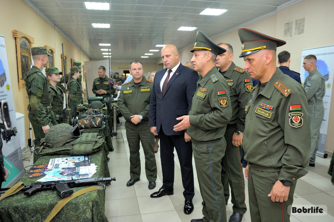 Профориентационная акция по военным специальностям прошла в Бобруйске