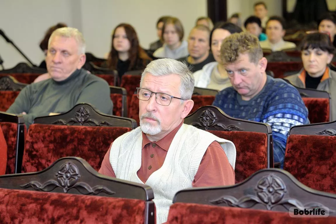 Традиционные семейные ценности в центре внимания: председатель Бобруйского городского Совета депутатов Ирина Рынейская встретилась с коллективом ЗАО «Бобруйскмебель»