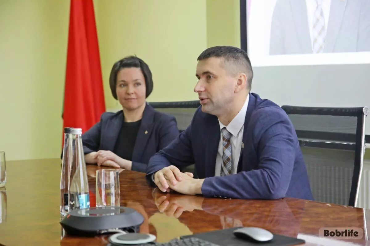  Приоритеты развития и кибербезопасность. Первый замминистра экономики пообщался с коллективом ЗАО «Легпромразвитие»