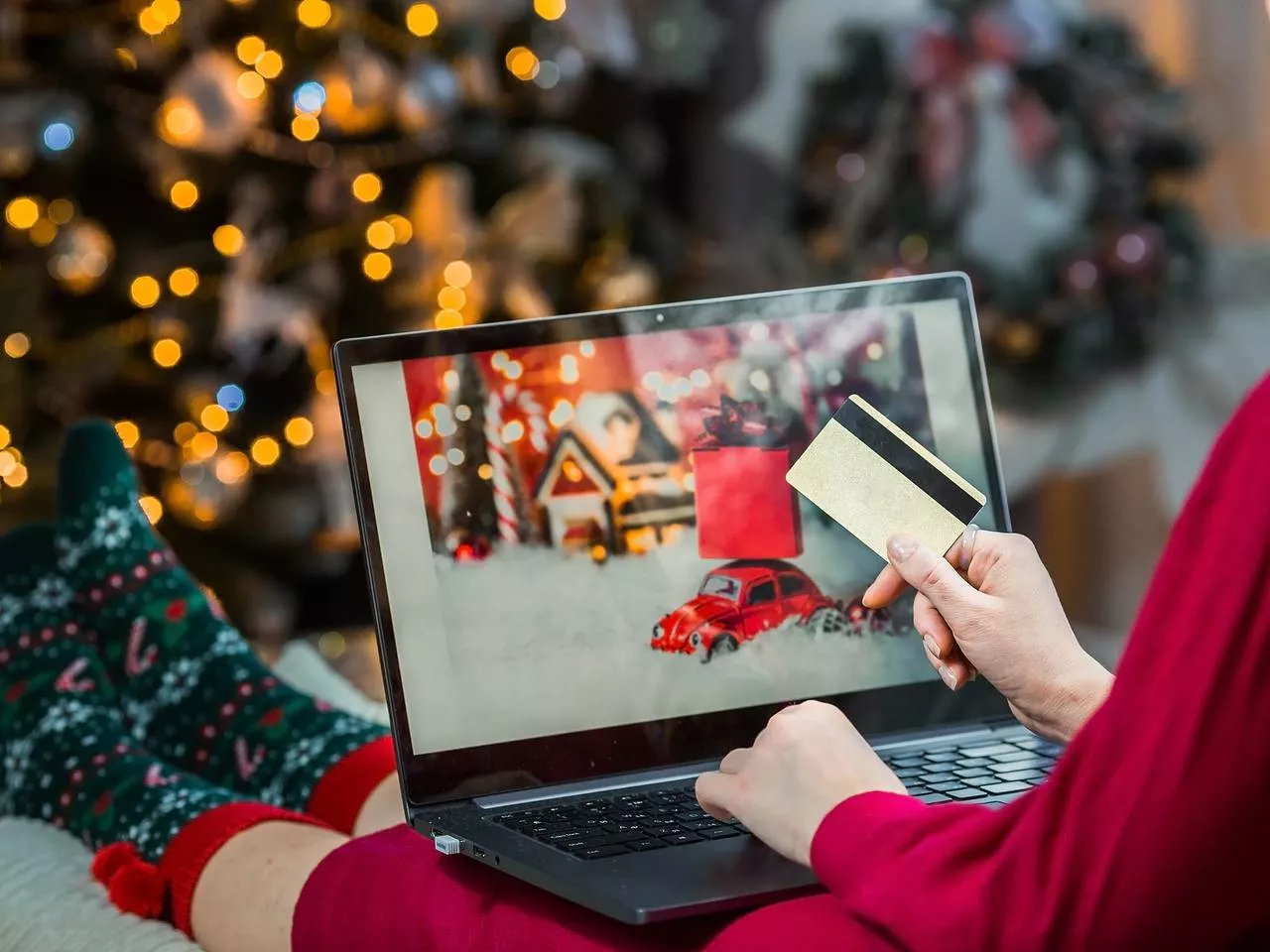 Как не стать жертвой мошенников, приобретая искусственную ель