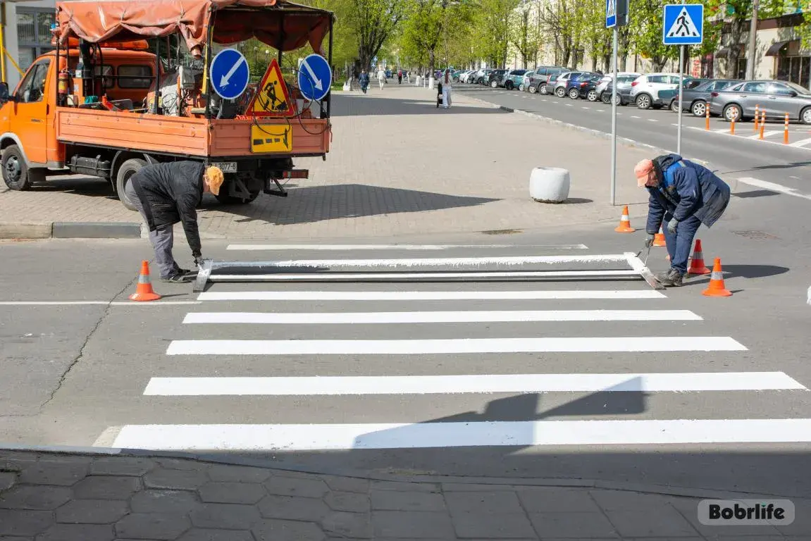 В Бобруйске продолжают обновлять дорожное покрытие