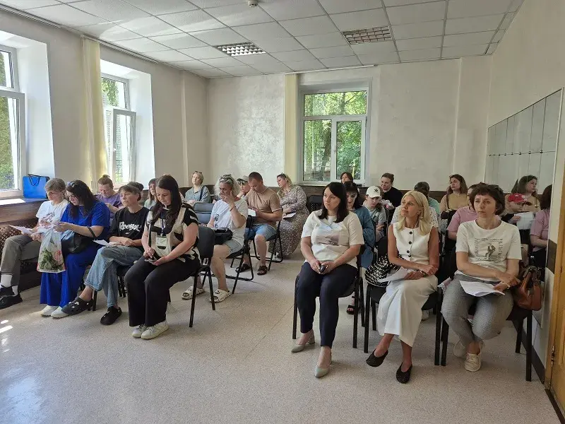 11.06.2026 на базе центра социального обслуживания населения Ленинского района г. Бобруйска проведена диалоговая площадка «Социальные права и гарантии для детей-инвалидов» для семей, воспитывающих детей с инвалидностью.