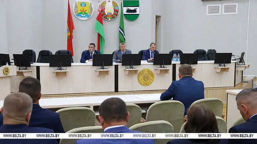 «Если не сработает район - отвечать будет председатель исполкома». Дмитрий Крутой об уборочной