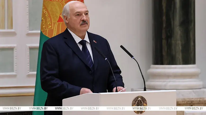 Александр Лукашенко в преддверии Дня народного единства вручил госнаграды заслуженным представителям различных сфер