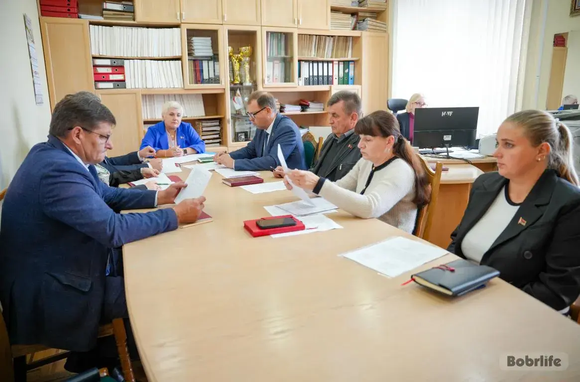 Тепло, чистота и безопасность: депутаты обсудили подготовку Бобруйска к зиме и экологические задачи