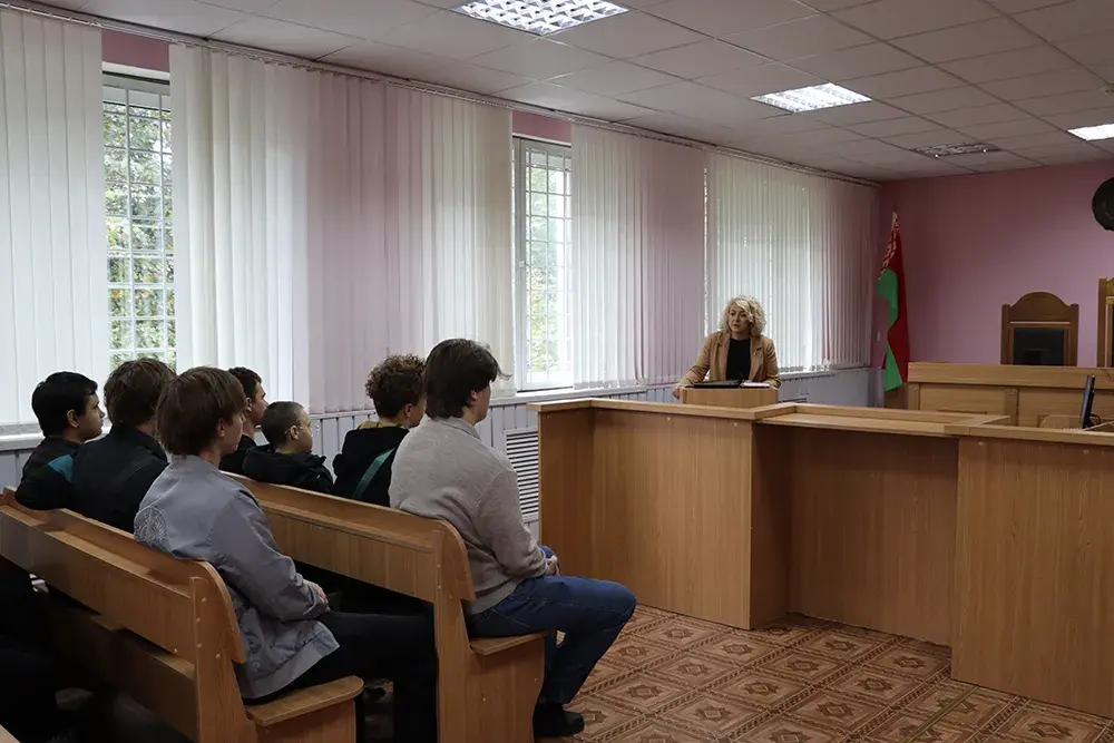 Профилактика преступлений среди молодежи: открытое судебное заседание и разговор о последствиях
