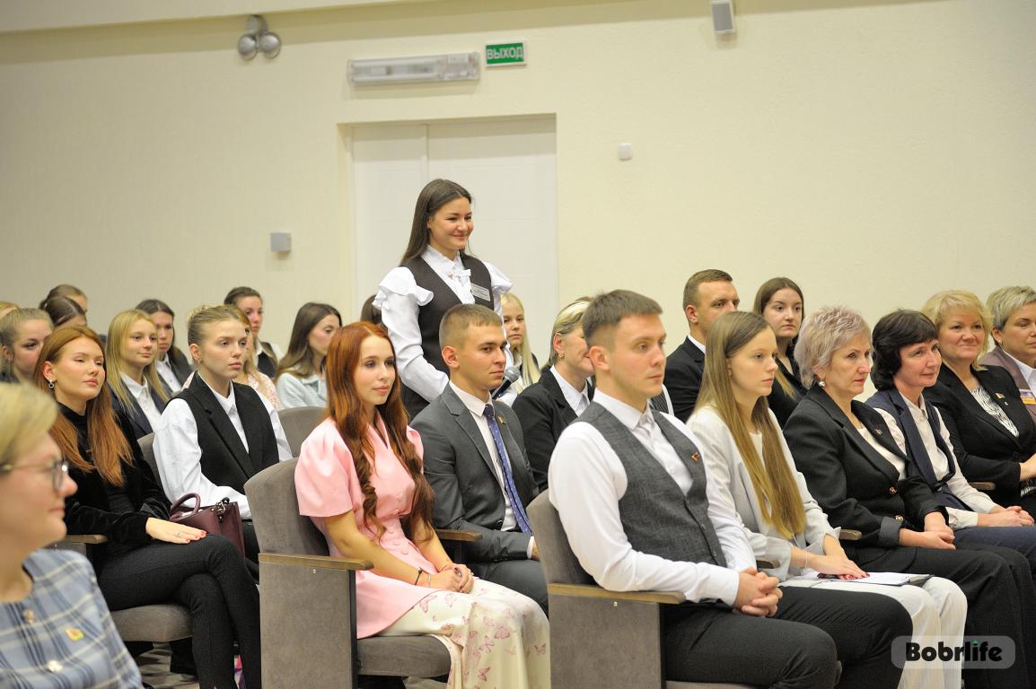 Встреча руководства города Бобруйска с молодыми педагогическими работниками